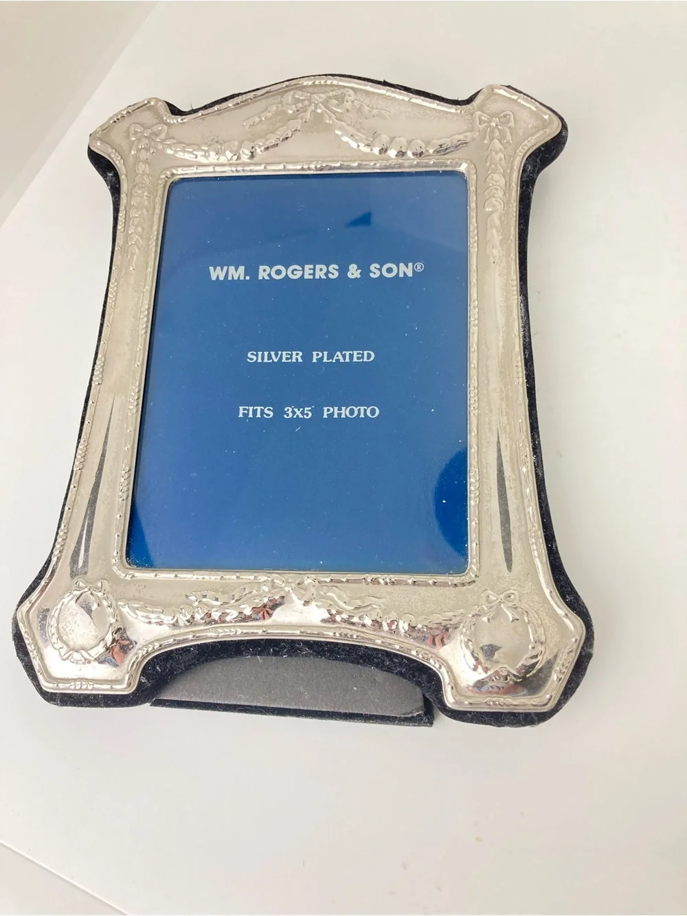 WM. Rogers & Son Silver Plated 3x5 Decorative Photo Frame - Silver